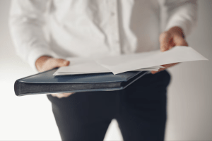 Trabalhei em dois empregos ao mesmo tempo. Posso pedir revisão da aposentadoria? - Benefícios do INSS Trabalhei em dois empregos ao mesmo tempo. Posso pedir revisão da aposentadoria? - Benefícios do INSS