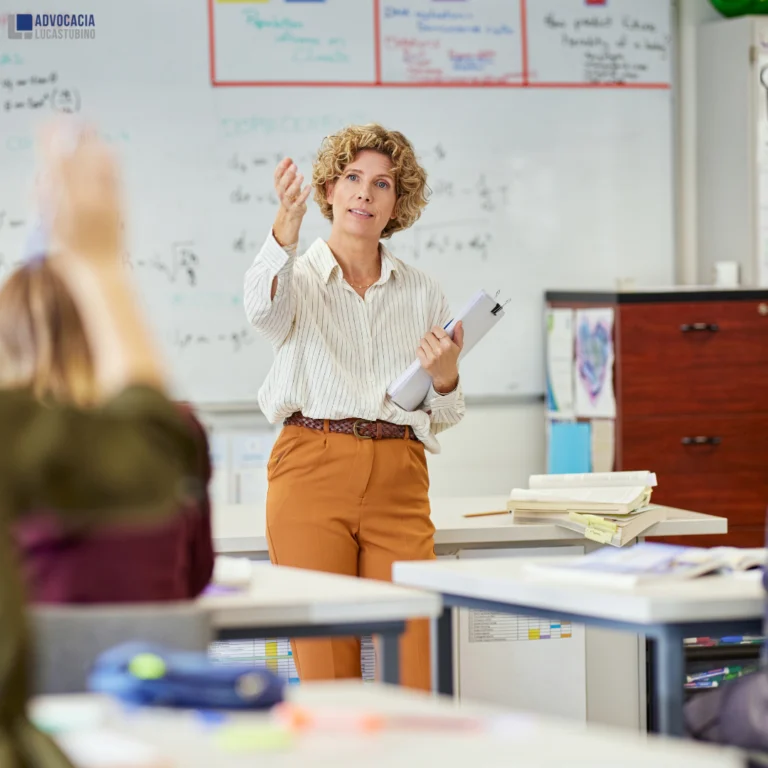 AUXÍLIO ACIDENTE PARA PROFESSORES: CONHEÇA SEUS DIREITOS NO INSS - Direitos trabalhistas